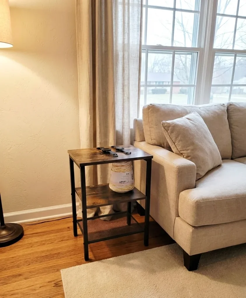 hoobro-nightstand-with-charging-station-rustic-brown-black-bedroom