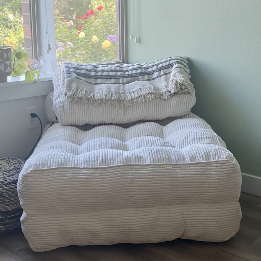 maxyoyo-sofa-mode-buckle-straps-secured-position