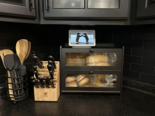 JANSNIMEN Bread Box Countertop Farmhouse